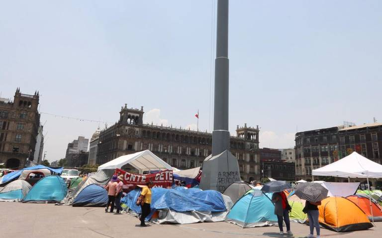 CNTE seguirá con su plantón en el Zócalo, pese al cierre de campaña de Sheinbaum