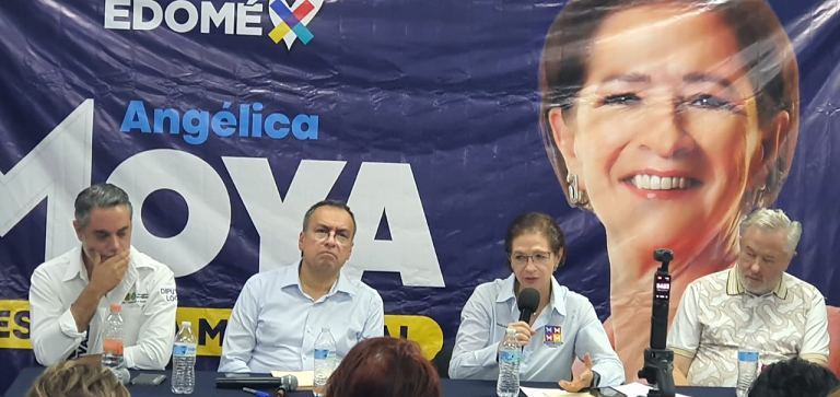 Angélica Moya dialogó con los colonos de Tecamachalco y se comprometió a resolver los diversos problemas de l a demarcación