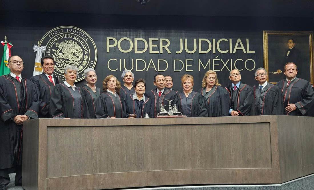 Con más de 50 años de trabajo, se jubilan 16 magistrados y magistradas del PJCDMX