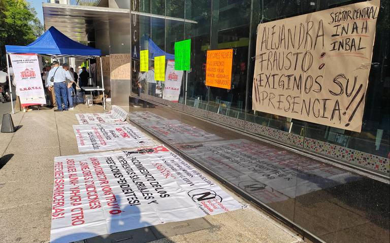 Siguen las protestas de los trabajadores de la Secretaría de cultura y de Bellas Artes