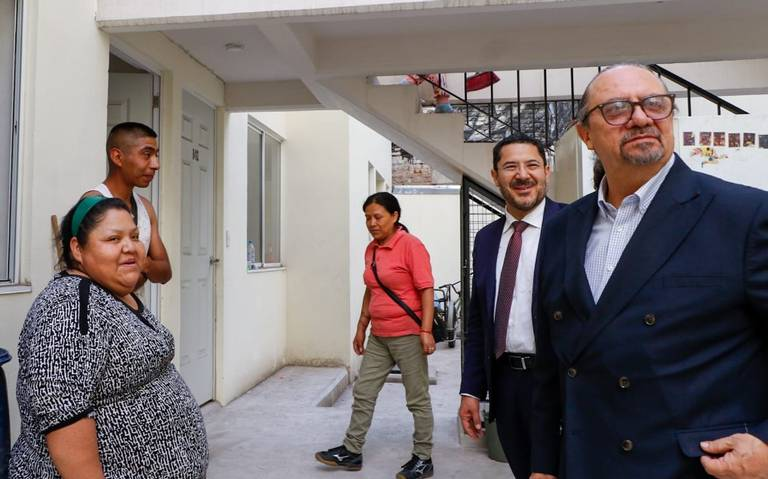 Gobierno de la CDMX entrega viviendas dignas a familias de origen otomí