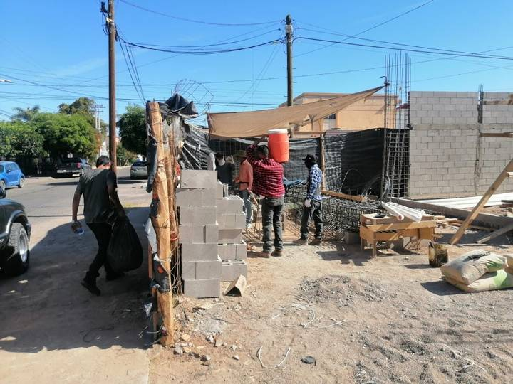 Trabajadores de la construcción enfrentan una segunda ola de calor a la intemperie