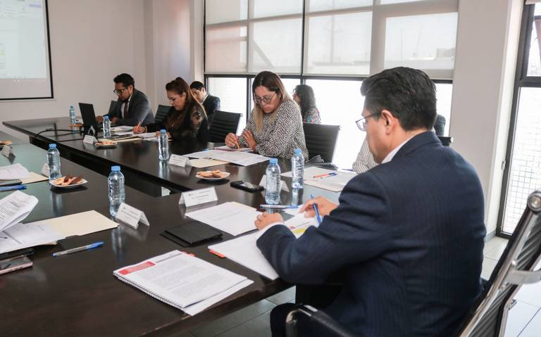 Toman protesta del Comité de Seguimiento de la CEAVEM en el Edomex