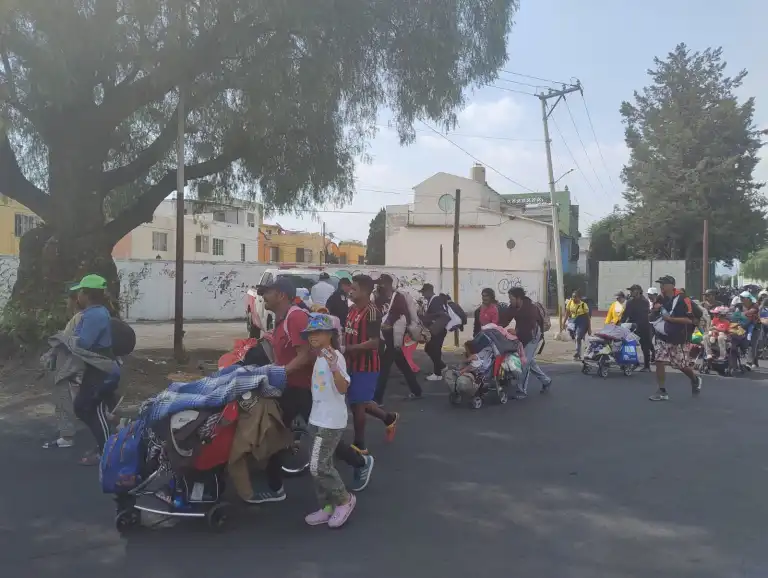 Ingresan a Texcoco decenas de migrantes centroamericanos