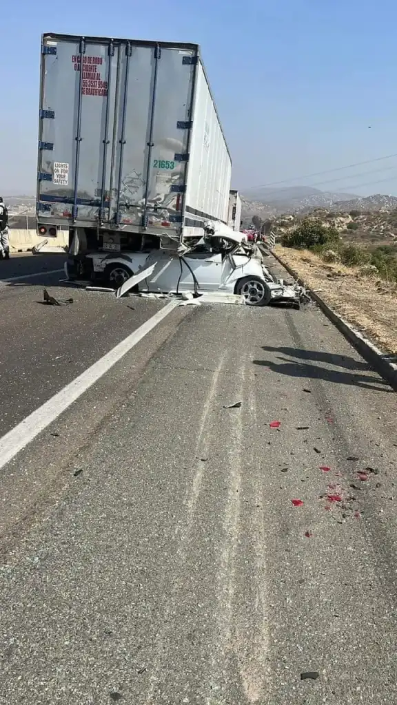 En la autopista Tecate-Tijuana dejan muertos y heridos
