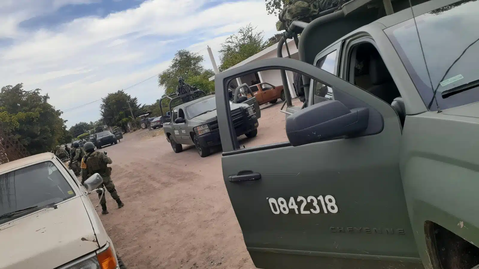 Civiles armados atacan a balazos a elementos de Guardia Nacional en la Sindicatura Chinitos, Alcaldía Angostura , Sinaloa