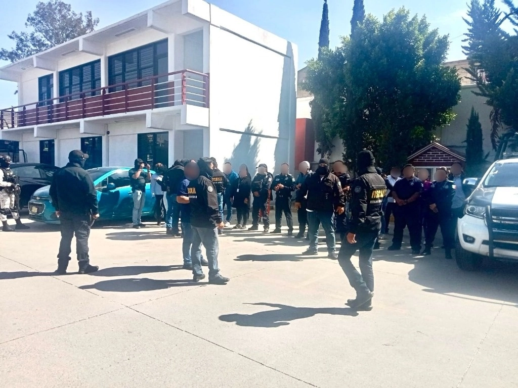 Vinculan a proceso a 21 individuos entre delincuentes y policías relacionados con el asesinato de 10 personas e n el Edomex