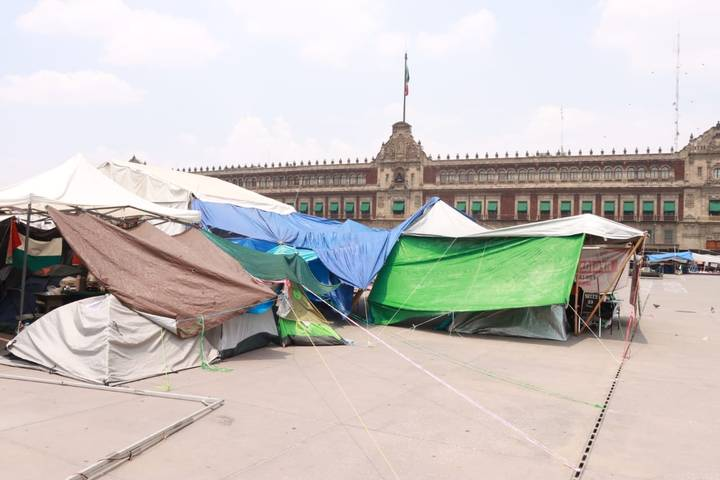 CNTE definirá el martes la permanencia del plantón