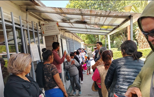 Grietas en Iztapalapa ponen en riesgo a vecinos, autoridades se desentienden