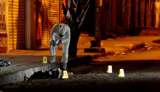 Ejecutan de tres balazos a sujeto en Tultitlán