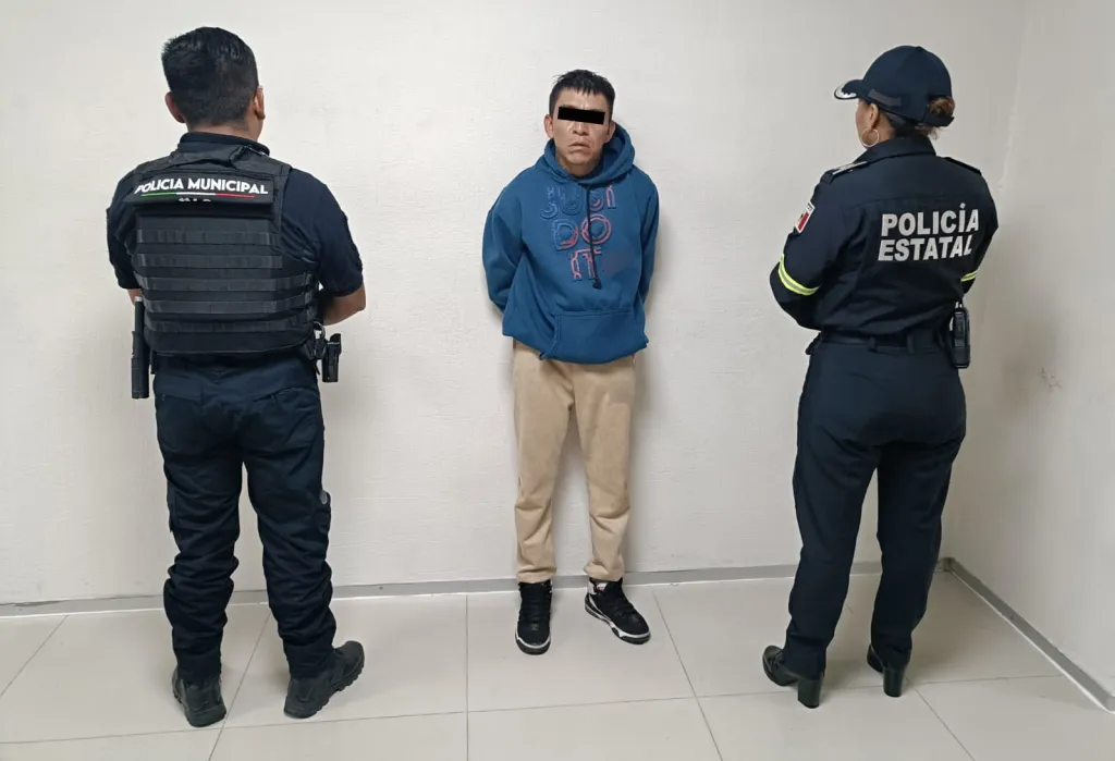 En Chimalhuacán Edoméx-. Lesión a tres al Disparar su Arma