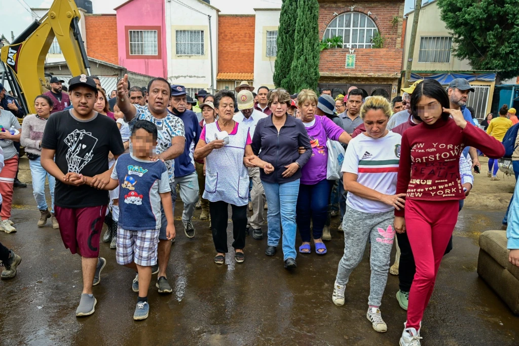– La Gobernadora Delfina Gómez reconoce zonas afectadas por lluvias en oriente del Estado de México; supervisa  atención a la población