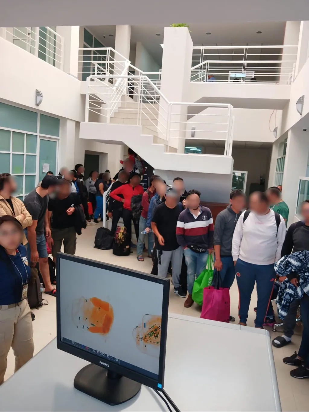 En Cuautitlán Izcalli, Edoméx, Rescate de 85 personas de nacionalidad extranjera