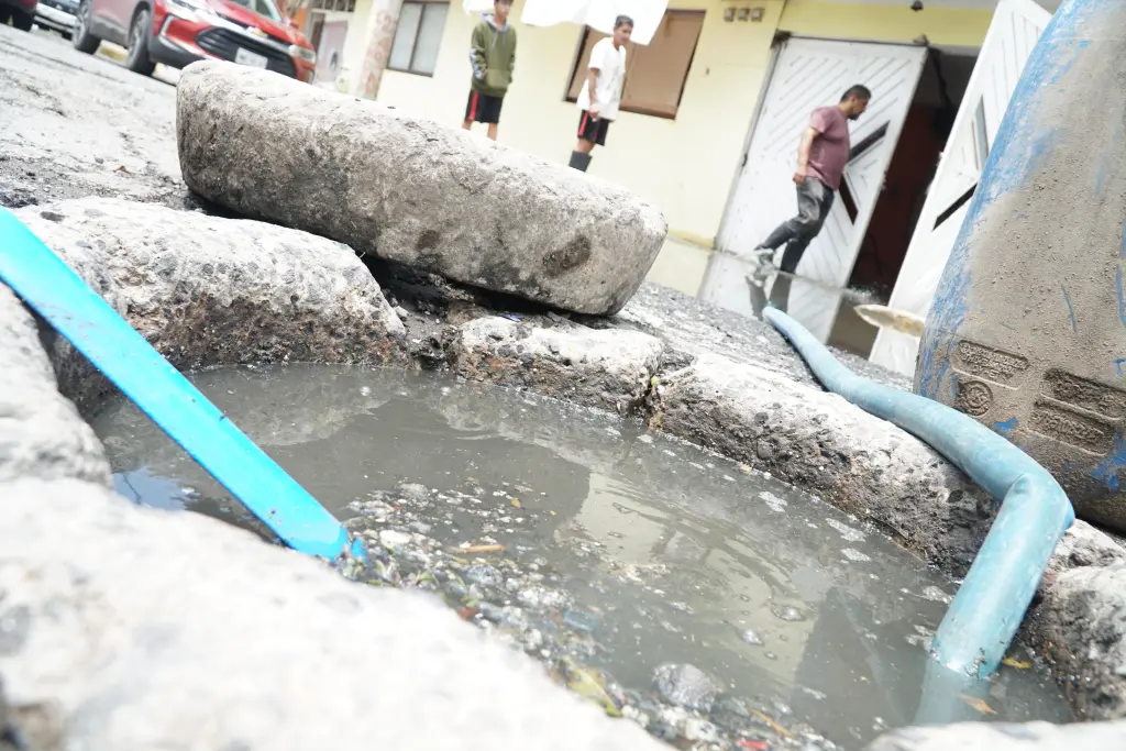En Sacar agua se apuran de Vías del Metro línea A