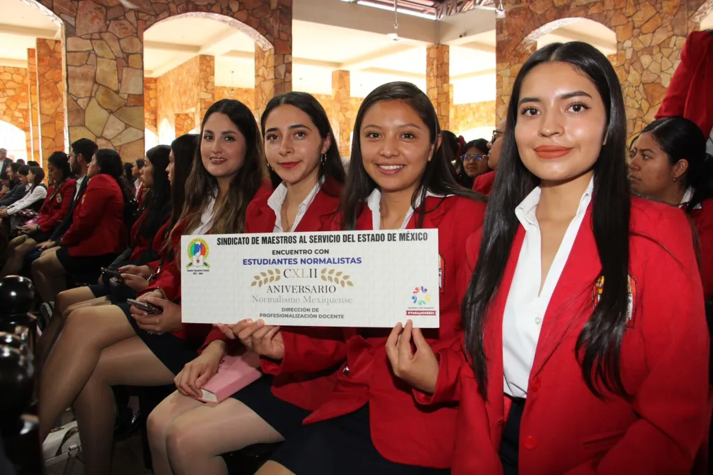 El SMSEM fortalece la unidad magisterial con los docentes en formación