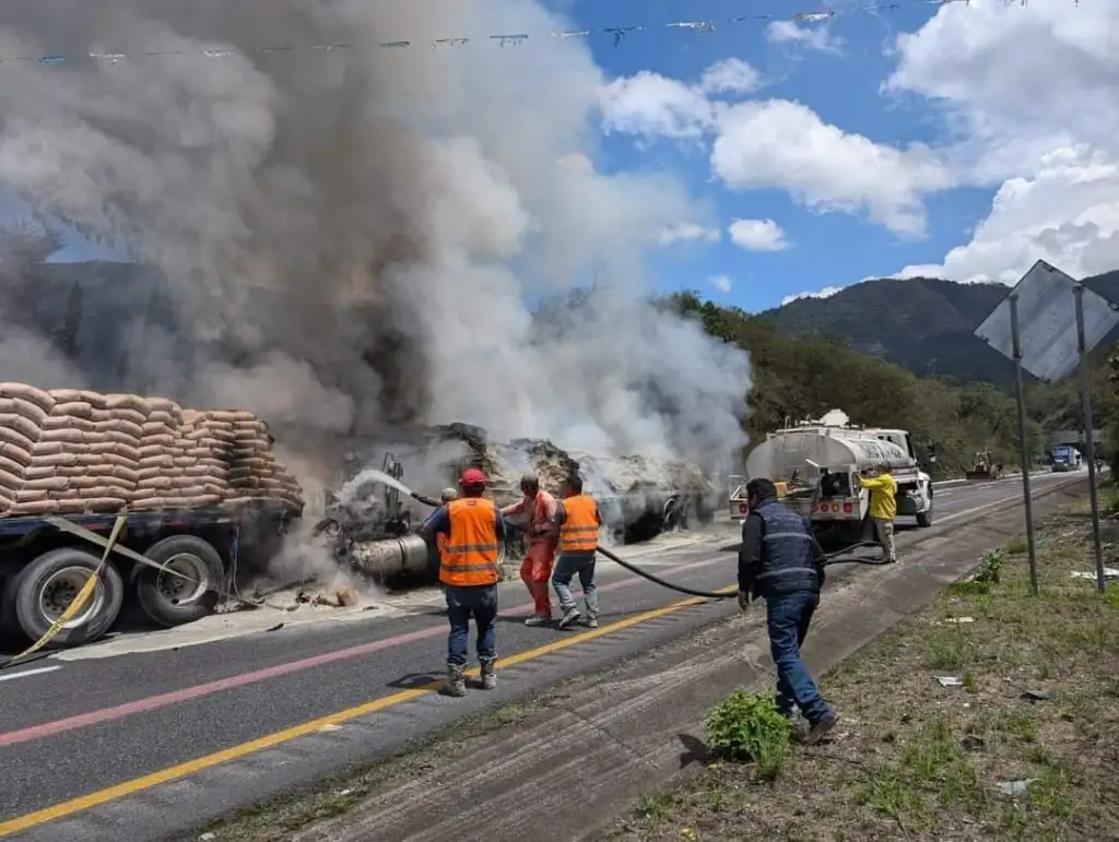 Fuerte Accidente Sucede y múltiple en la autopista Puebla-Orizaba