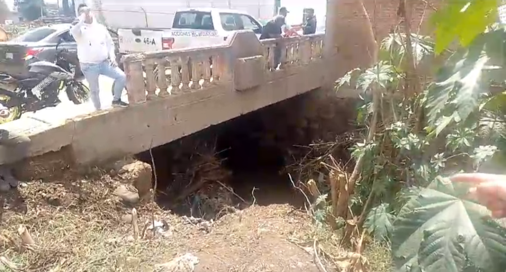 Por décadastres Barrancas de San Martín Cuautlaplan, Chalco, no han sido Desazolvadas lo que provoca inundacio nes