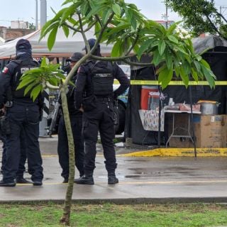 Atacan a Policías Municipales mientras desayunan tamales en Ceaya, Guanajuato
