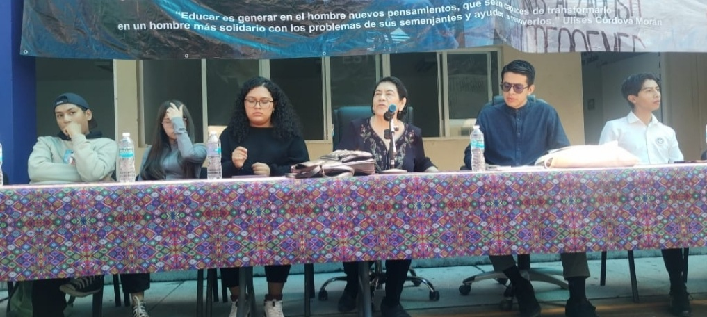 «Ante el panorama actual, México requiere líderes como tú”: Ehécatl Lázaro ante estudiantes de la CDMX
