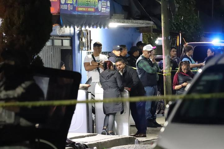 Por una supuesta venganza, les disparan tres sujetos, uno muere dentro de un taller de lavadoras