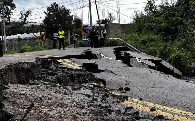 Colapsa autopista federal Tenango-Tenancingo en el Edomex por una grieta