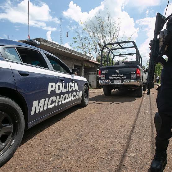 Agreden a Agentes Ministeriales en Michoacán luego de capturar a un individuo por presunto robo de vehículo