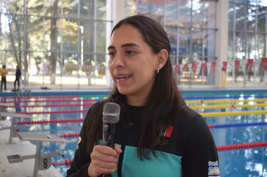 Jessica Sobrino Mizrahi vive el sueño olímpico de París 2024, es integrante del equipo de natación artístic a