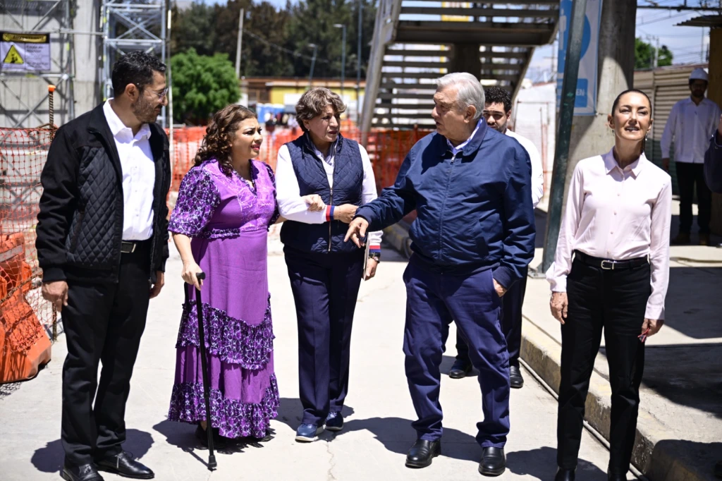 El Presidente López Obrador, Presidenta Electa Claudia Sheinbaum y Gobernadora Delfina Gómez supervisan obras  de movilidad en el Estado de México