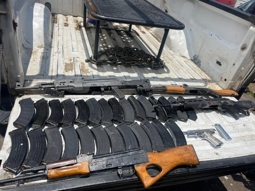 Camioneta Ubican donde llevabanSecuestradas a dos Personas de Ocuilan Edoméx hay tres detenidos