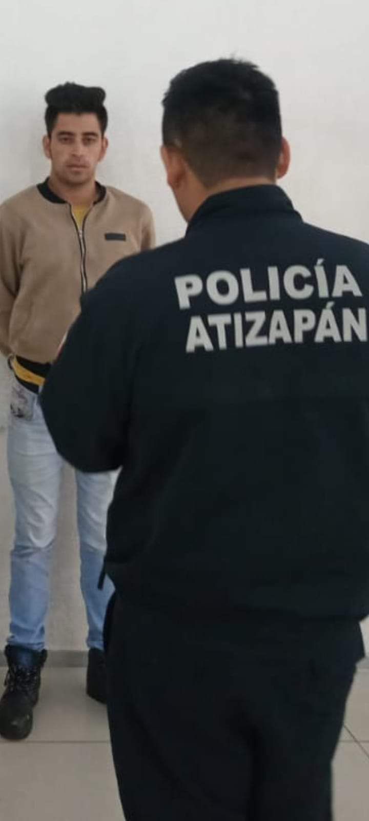 Varios Vecinos de Atizapán de Zaragoza en Edomex, capturan a presunto ladrón