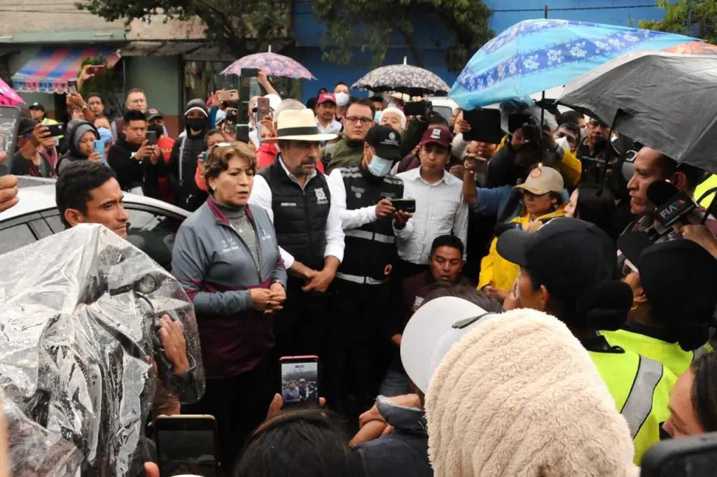 La Gobernadora Delfina Gómez se reúne con las 600 familias afectadas por las lluvias en Chalco