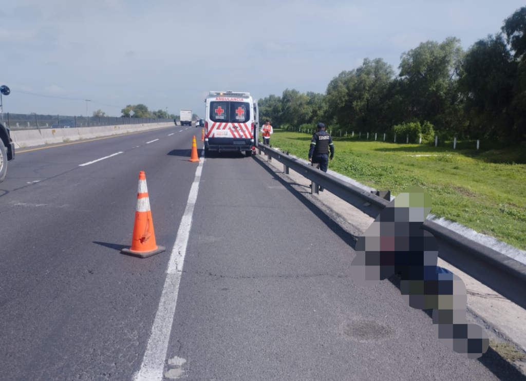 Muere hombre atropellado en Circuito Exterior Mexiquense, se desconoce su identidad