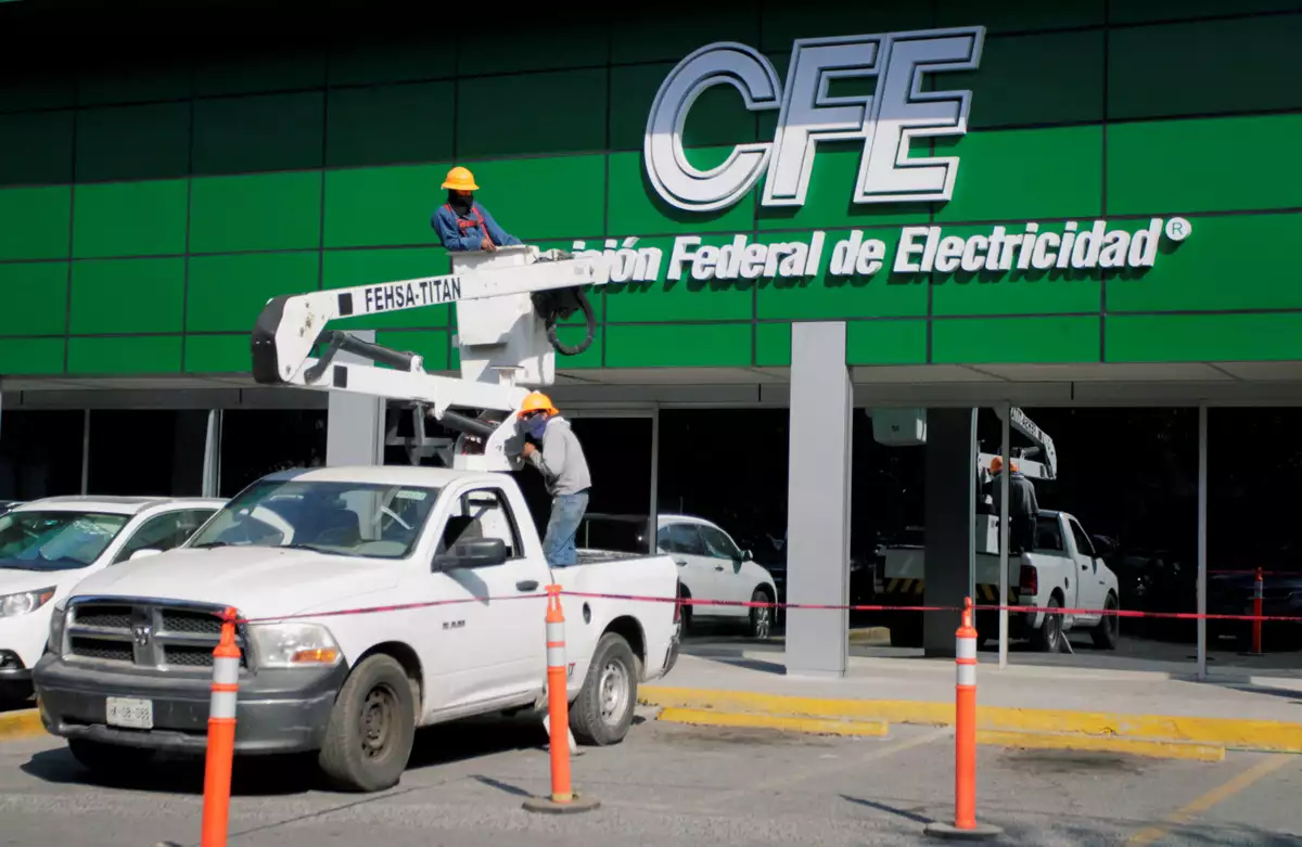 Fitch ratifica calificación de la CFE como BBB- con perspectiva estable