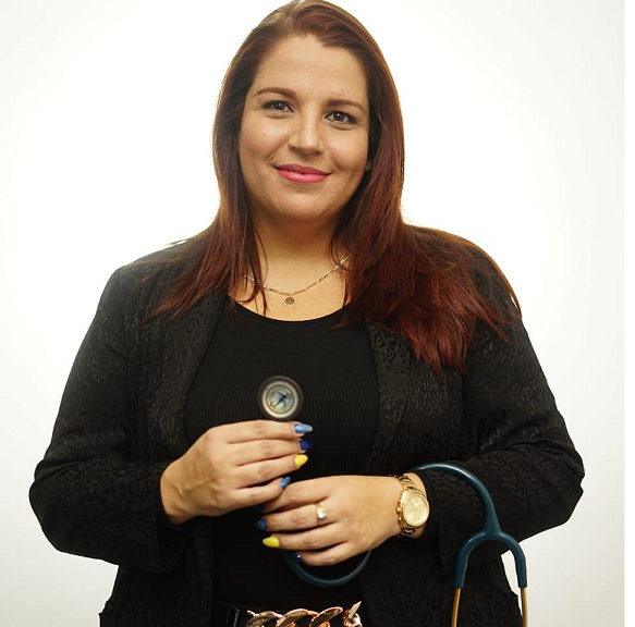 La Dra. Mayela Vargas señala que la Inteligencia Emocional en los adolescentes y jóvenes debe estar incluida e n los temas educativos