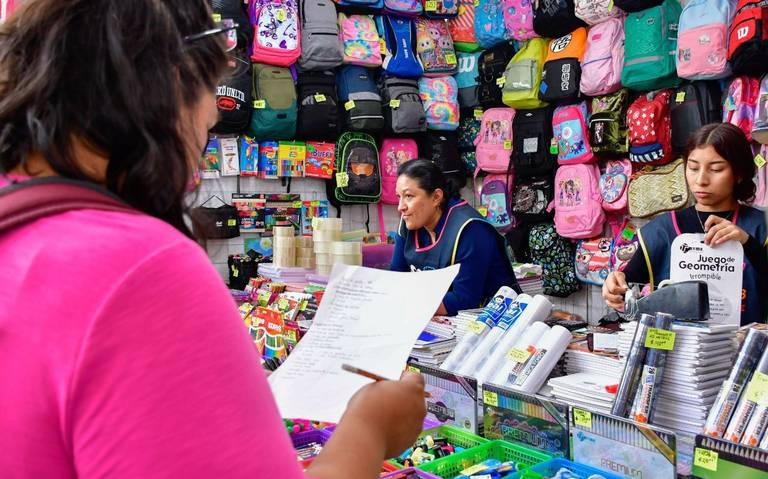 Se celebra en Iztapalapa la sexta feria de Regreso a Clases
