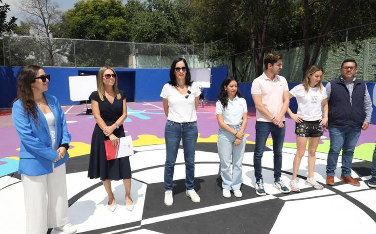 Lía Limón entrega nuevas canchas de fútbol en Lomas de Becerra