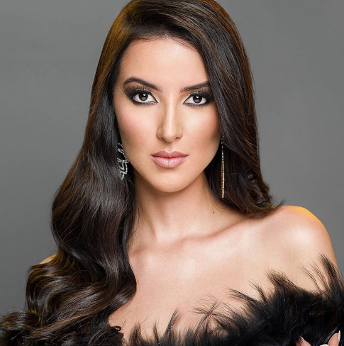 En una noche y de elegancia y glamour, Alexia San Filippo es la