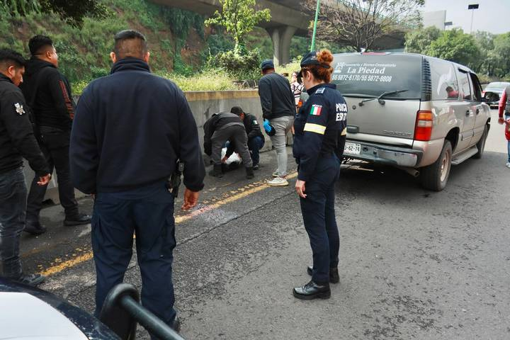 Atropellan y matan a sujeto en carriles centrales de Periférico Norte