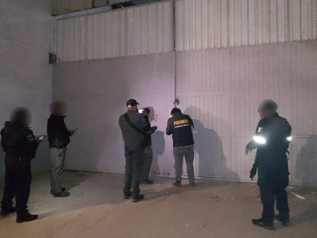 La SS del Edomex Apoya Cateo en Cuautitlán Izcalli, Decomisan Vehículos y Mercancía