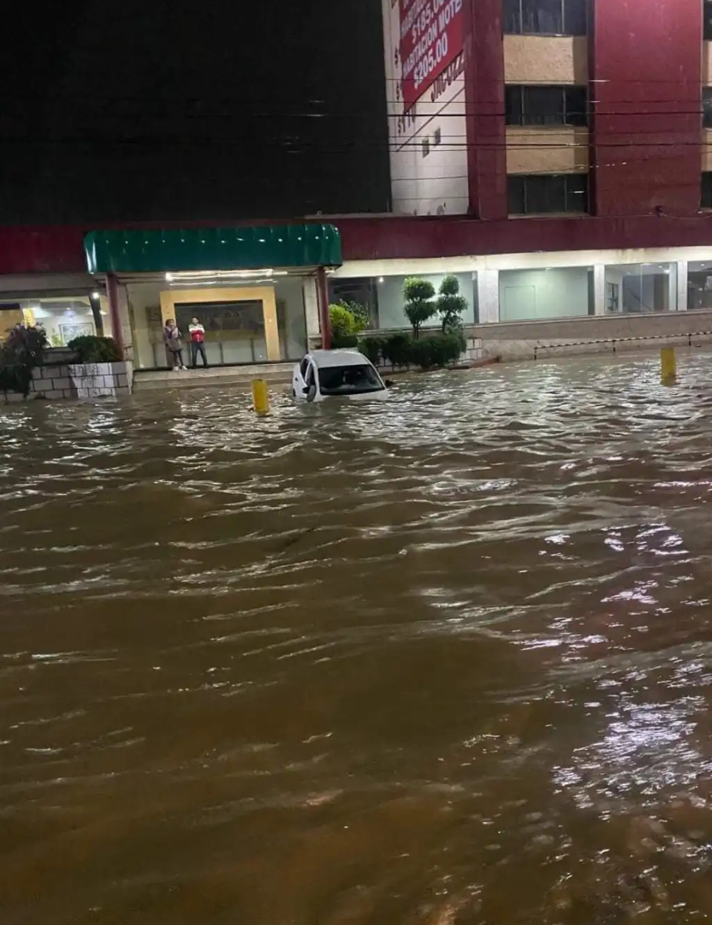 Otra Vezlluvia Nocturna afectaron en Chalco, Tlalmanalco, asi como La Paz, Atizapán de Zaragoza y Ecatepec en e l Edoméx
