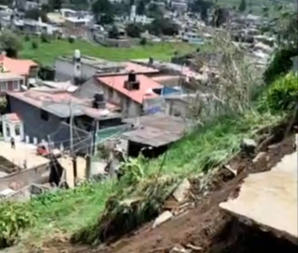 Se desborda otro río en Chalco Edoméx y se desgaja un cerro en Tlalmanalco, continúan los desastres naturales