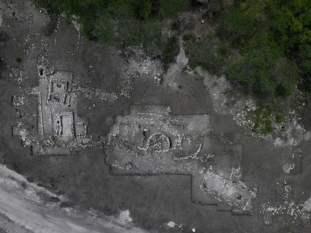 Reubican milenario conjunto palaciego en inmediaciones de la estación Calakmul del Tren Maya