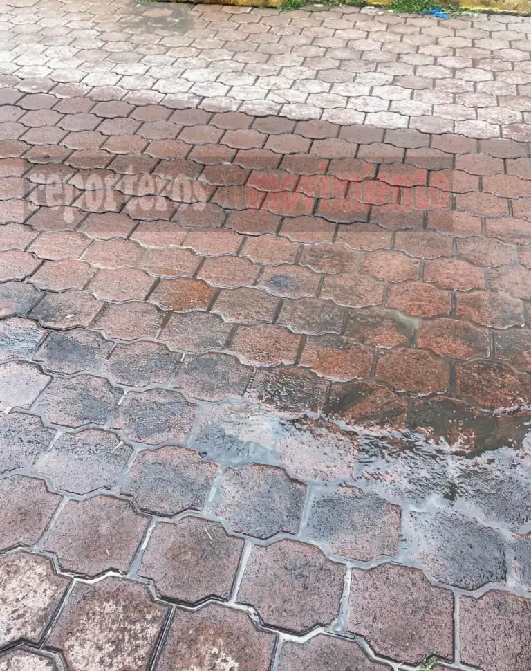 Embellece calles Principales de San Juan Tehuixtitlan fuga de agua