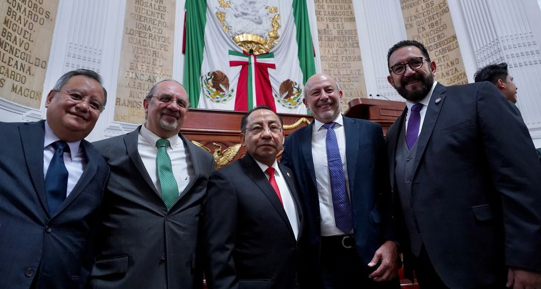 El presidente del PJCDMX, Rafael Guerra asiste a la instalación de la III Legislatura del Congreso capitalino