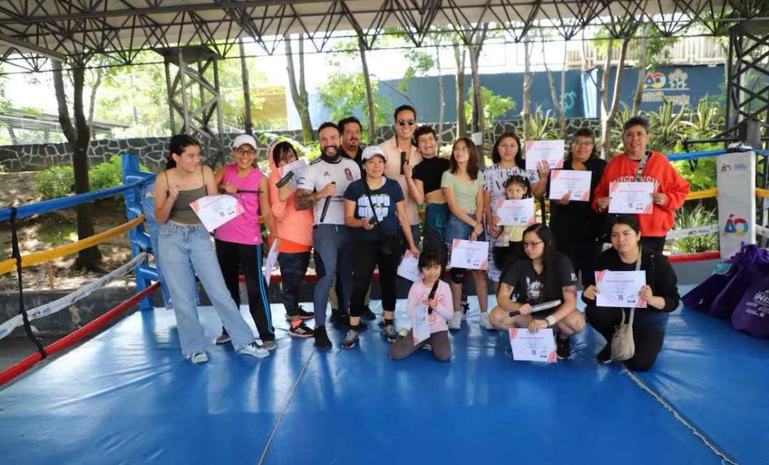 En Álvaro Obregón imparten clases de defensa personal para mujeres