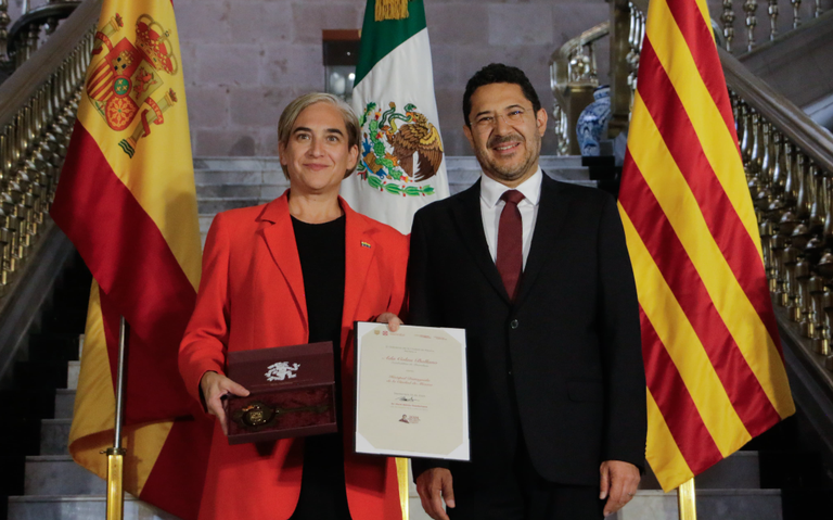 Gobierno de la CDMX entrega reconocimiento como huésped distinguida a la ex alcaldesa de Barcelona