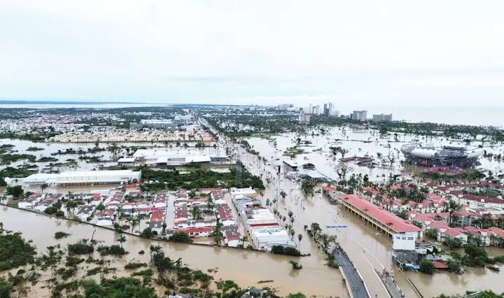 Lamenta AMLO la Pérdida de Vidas por Huracán John y Promete Ayuda Continua en Acapulco México