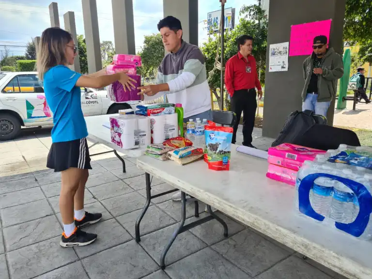 En Nezahualcóyotl, activa centros de acopio para damnificados del Huracán John en Acapulco
