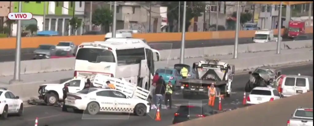 Se Partió en dos Camioneta y muere Conductor en la México- Puebla