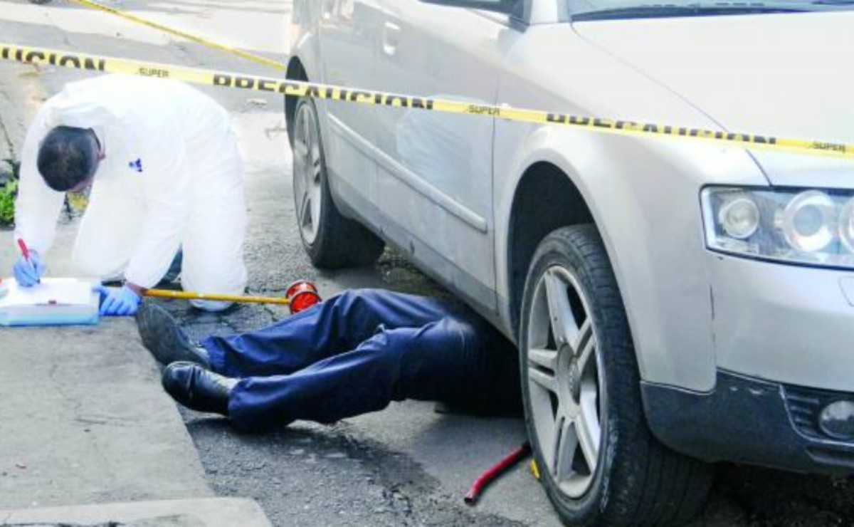 Sujeto muere aplastado por su propio vehículo em el Edomex